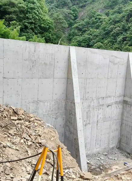洛阳涧西区重力式挡土墙